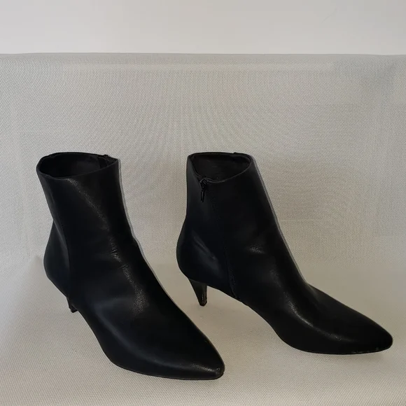 Boots - Picture 15 of 16